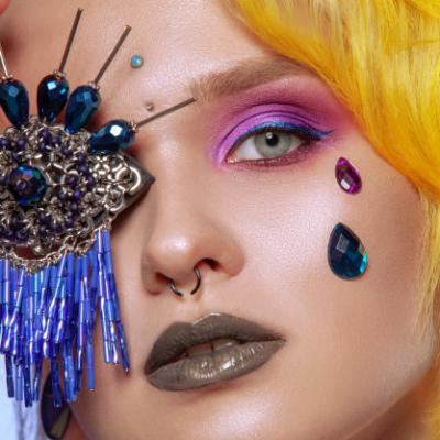 Piekna Dziewczyna Z Kreatywnym Makijazem 266785 97