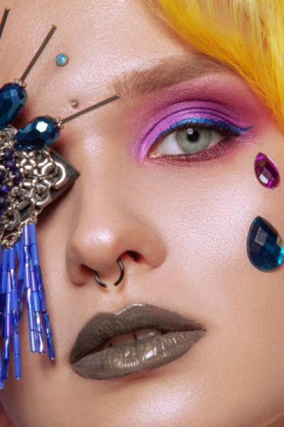 Piekna Dziewczyna Z Kreatywnym Makijazem 266785 97