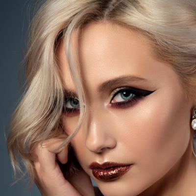 Portret Mlodej Kobiety Piekne Z Wieczorem Makijaz 254969 2009